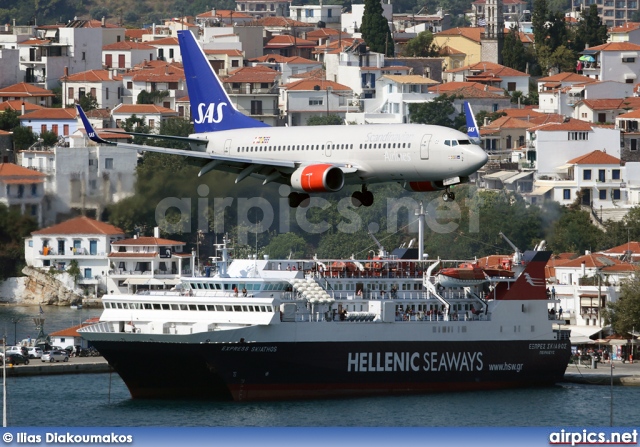 LN-TUM, Boeing 737-700, Scandinavian Airlines System (SAS)