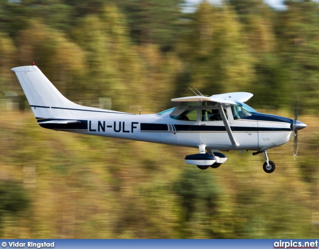 LN-ULF, Cessna 182P Skylane, Private