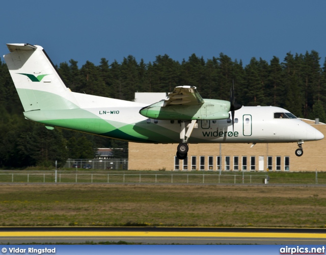 LN-WIO, De Havilland Canada DHC-8-100 Dash 8, Wideroe