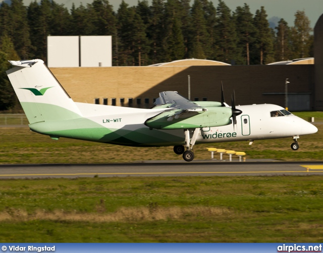 LN-WIT, De Havilland Canada DHC-8-100 Dash 8, Wideroe