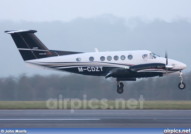 M-CDZT, Beechcraft B200 King Air, BAe Systems