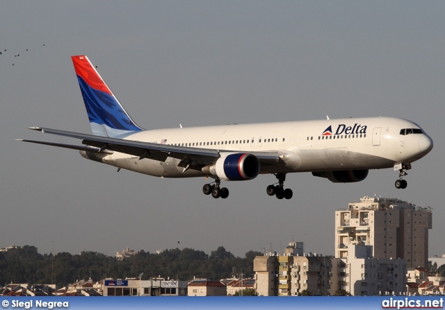 N1610D, Boeing 767-300ER, Delta Air Lines