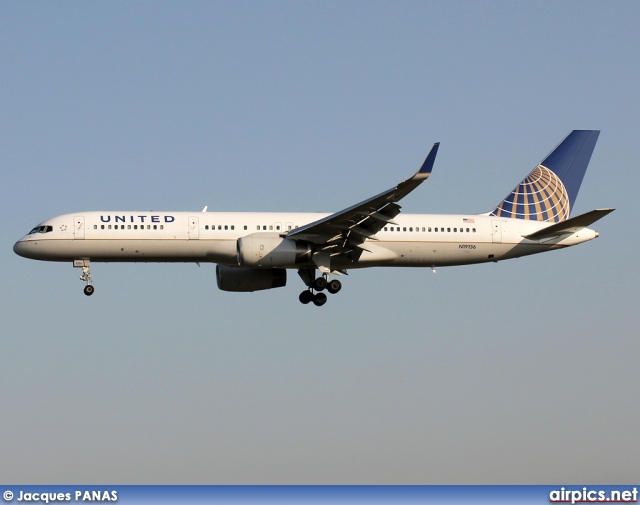N19136, Boeing 757-200, United Airlines