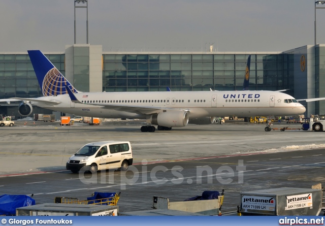 N19136, Boeing 757-200, United Airlines
