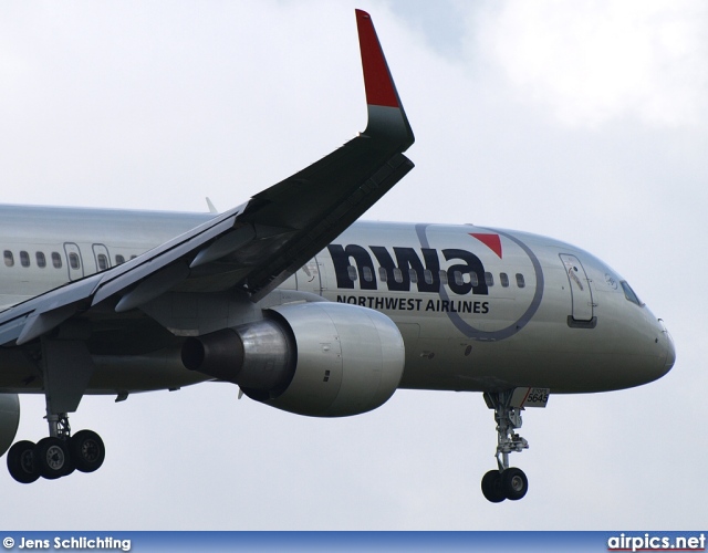 N545US, Boeing 757-200, Northwest Airlines