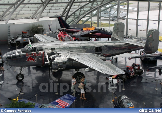 N6123C, North American B-25J Mitchell, Flying Bulls