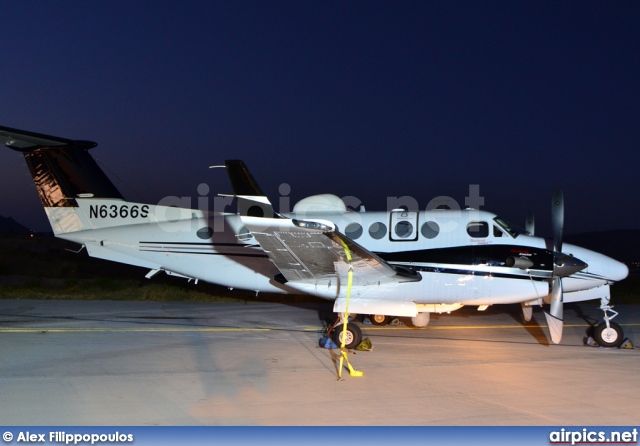 N6366S, Beechcraft 350 Super King Air, Private