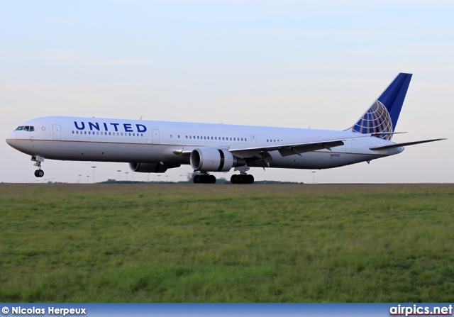 N67052, Boeing 767-400ER, United Airlines