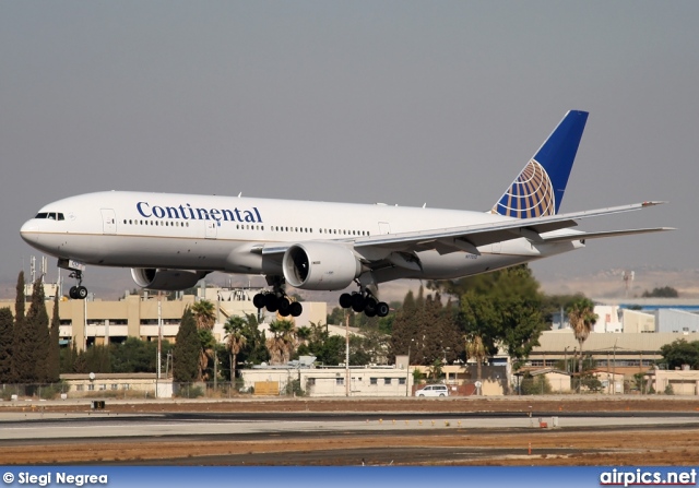 N77012, Boeing 777-200ER, Continental Airlines