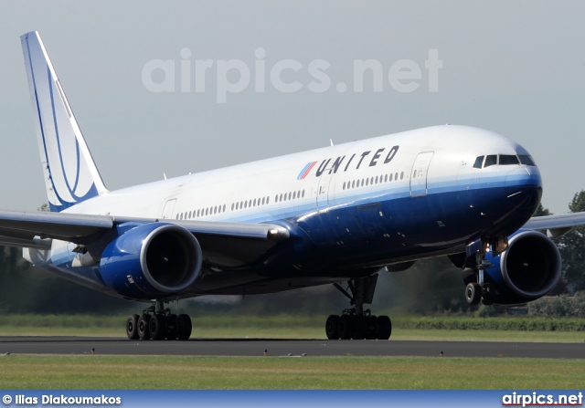 N775UA, Boeing 777-200, United Airlines