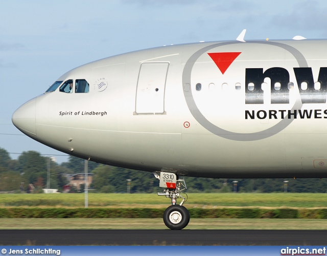 N810NW, Airbus A330-300, Northwest Airlines