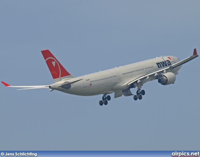 N810NW, Airbus A330-300, Northwest Airlines