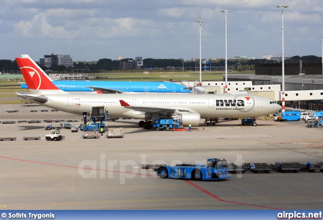 N813NW, Airbus A330-300, Northwest Airlines