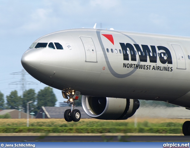 N820NW, Airbus A330-300, Northwest Airlines