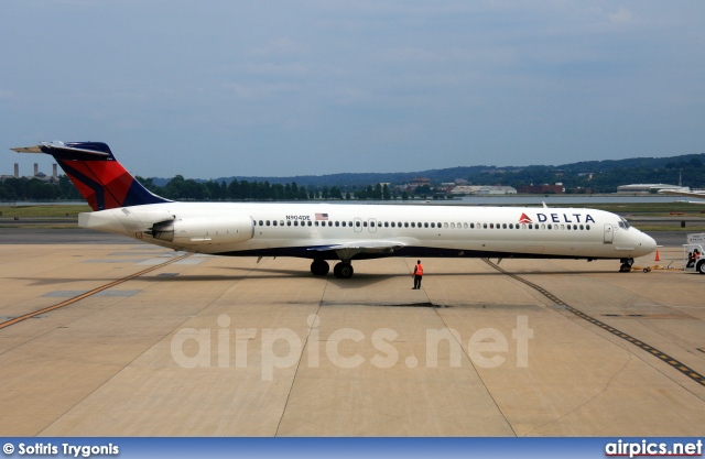 N904DE, McDonnell Douglas MD-88, Delta Air Lines