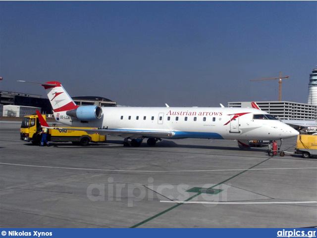 OE-LCM, Bombardier CRJ-200LR, Austrian Arrows (Tyrolean Airways)