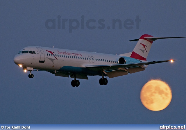 OE-LVO, Fokker F100, Austrian Arrows (Tyrolean Airways)