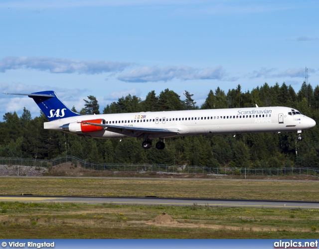 OY-KHN, McDonnell Douglas MD-82, Scandinavian Airlines System (SAS)