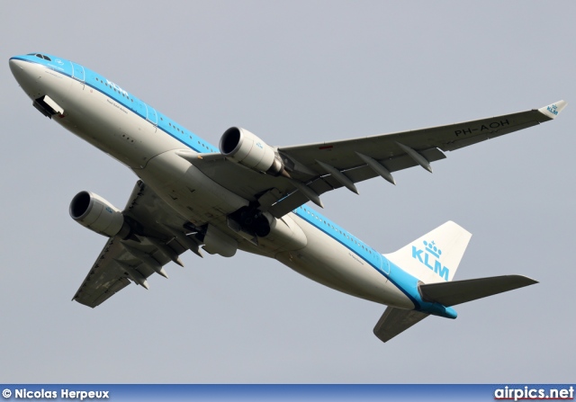 PH-AOH, Airbus A330-200, KLM Royal Dutch Airlines