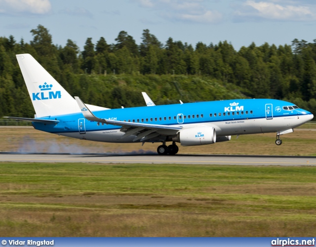 PH-BGM, Boeing 737-700, KLM Royal Dutch Airlines