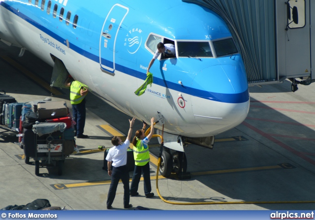 PH-BXE, Boeing 737-800, KLM Royal Dutch Airlines