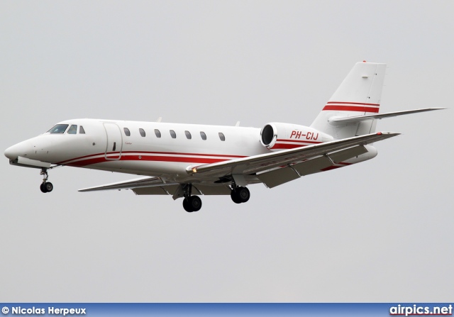 PH-CIJ, Cessna 680-Citation Sovereign, Untitled