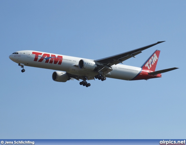 PT-MUB, Boeing 777-300ER, TAM Linhas Aereas