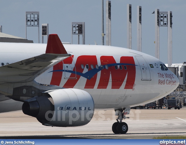 PT-MVR, Airbus A330-200, TAM Linhas Aereas