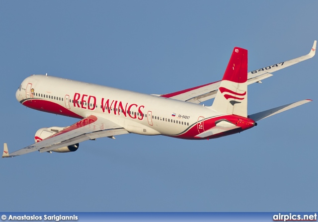 RA-64047, Tupolev Tu-204-100, Red Wings Airlines