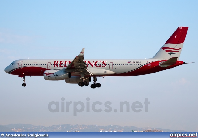 RA-64049, Tupolev Tu-204-100, Red Wings Airlines