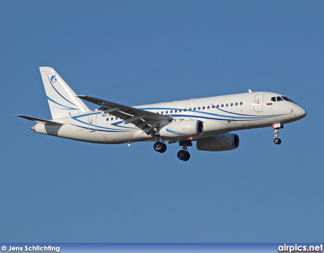 RA-89018, Sukhoi SuperJet 100-95 , Gazpromavia