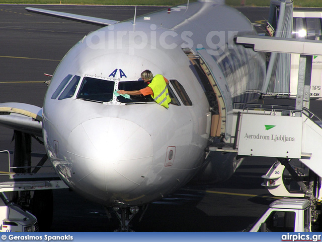 S5-AAA, Airbus A320-200, Adria Airways