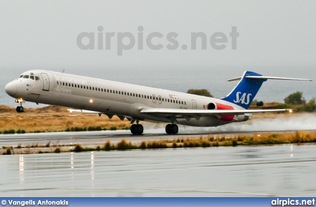 SE-DIN, McDonnell Douglas MD-82, Scandinavian Airlines System (SAS)