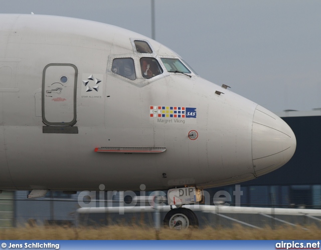 SE-DIP, McDonnell Douglas MD-87, Scandinavian Airlines System (SAS)