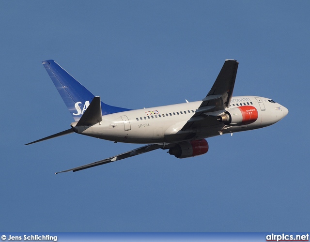 SE-DNX, Boeing 737-600, SAS Norge