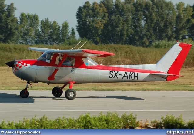 SX-AKH, Cessna 150L, Private