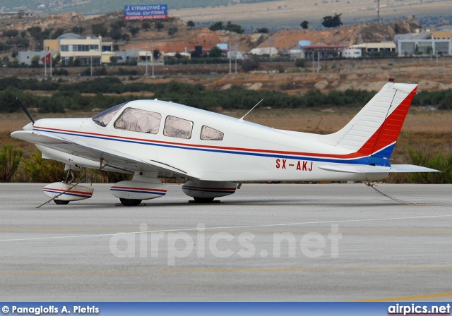 SX-AKJ, Piper PA-28-161 Cherokee Warrior II, Private