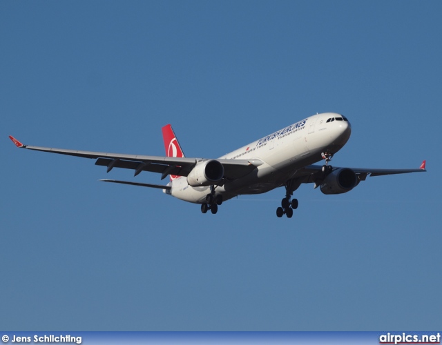 TC-JNJ, Airbus A330-300, Turkish Airlines