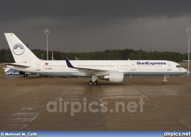 TC-SNC, Boeing 757-200, SunExpress