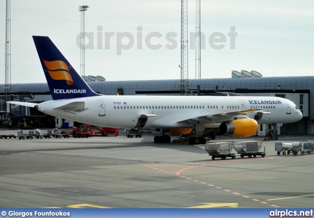 TF-IST, Boeing 757-200, Icelandair