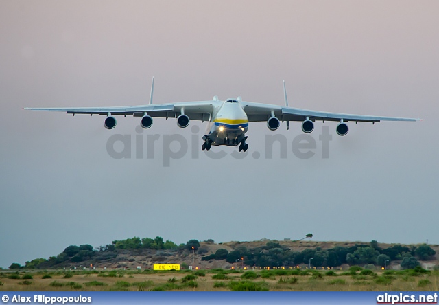 UR-82060, Antonov An-225 Mriya, Antonov