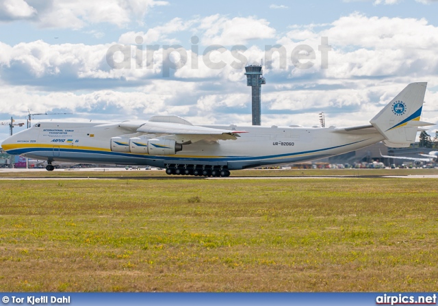 UR-82060, Antonov An-225 Mriya, Antonov