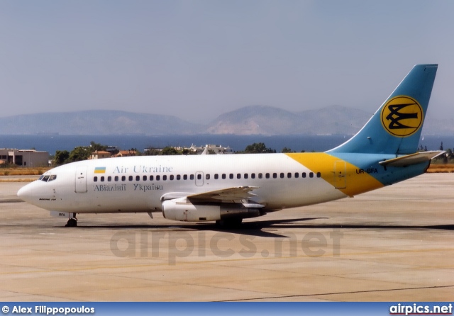 UR-BFA, Boeing 737-200Adv