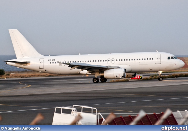 UR-CKS, Airbus A320-200, Khors Air