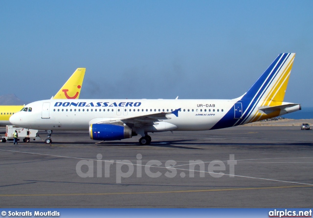 UR-DAB, Airbus A320-200, Donbassaero