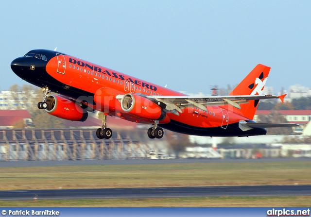 UR-DAD, Airbus A320-200, Donbassaero