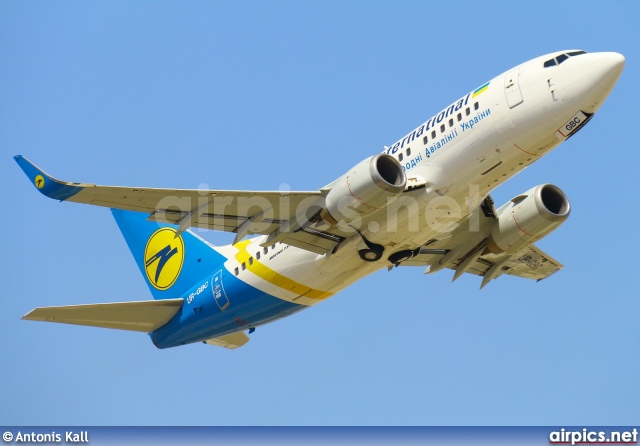 UR-GBC, Boeing 737-500, Ukraine International Airlines