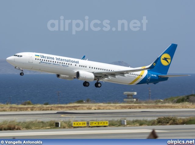 UR-PSL, Boeing 737-900, Ukraine International Airlines