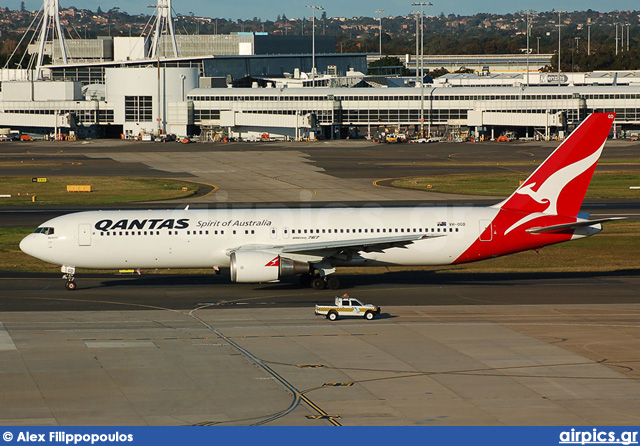VH-OGD, Boeing 767-300ER, Qantas