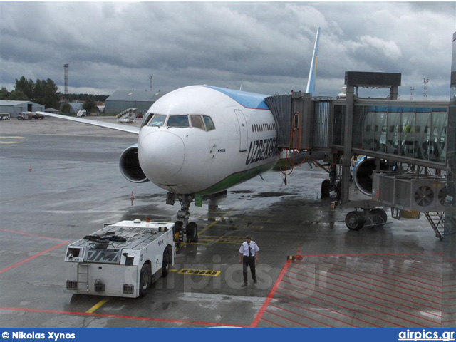 VP-BUZ, Boeing 767-300ER, Uzbekistan Airways